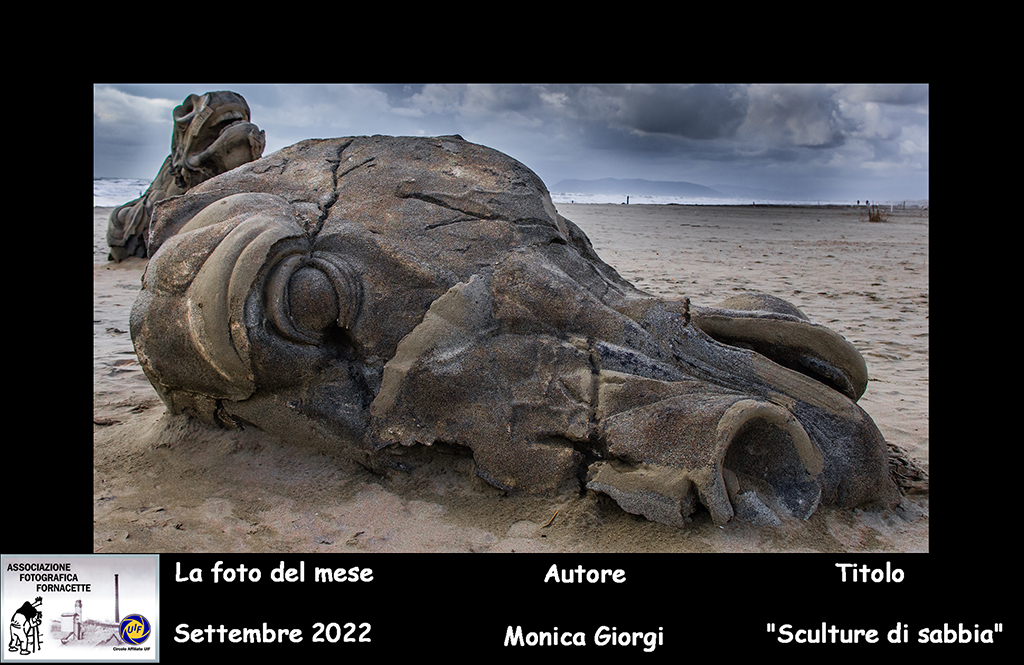 (09)  Foto del Mese Settembre (2022) Autore Monica Giorgi  Titolo Sculture di sabbia.jpg